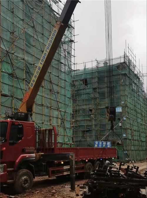 邵阳市“慢工细活”—— 吊车的 “微动控制” 技术