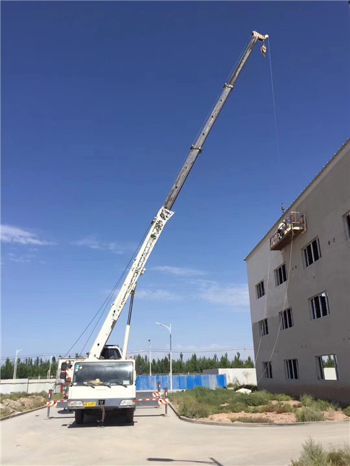 邵阳市“轻装强干”—— 吊车的 “轻量化臂架” 技术